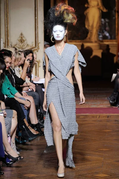 Look 19
